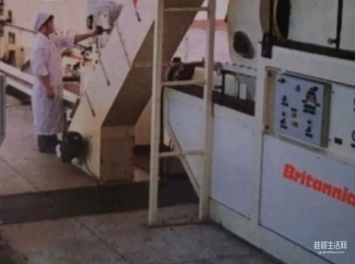 象山区这栋65年的老房里,这束的 白月光 唤醒了桂林人那段难忘的初恋记忆